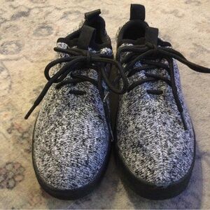 Womens NEW Rocket Dog Sneakers Sizes 6.5,7 or 9